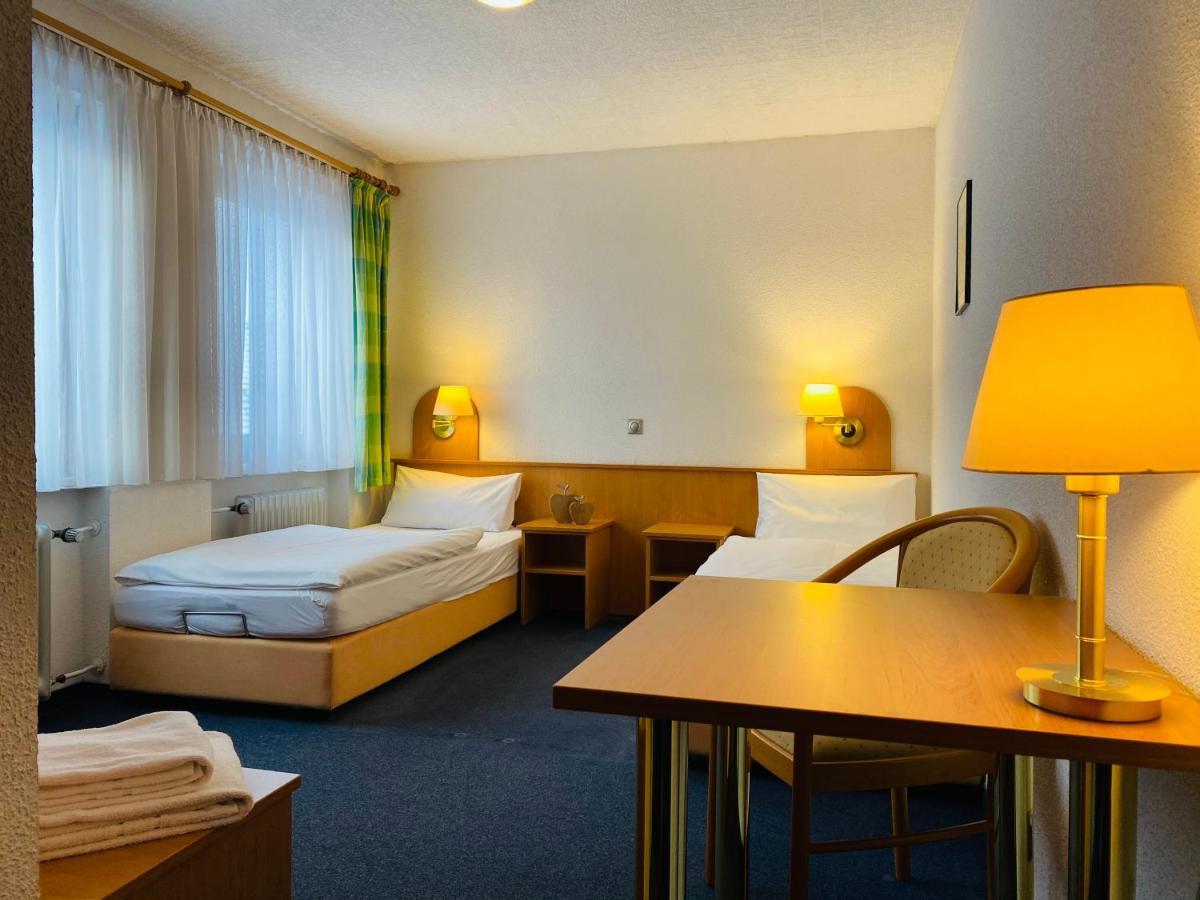Hotel Zum Goldenen Adler Pfarrweisach Exterior foto